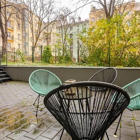 Modern With Garden Apartment Prague