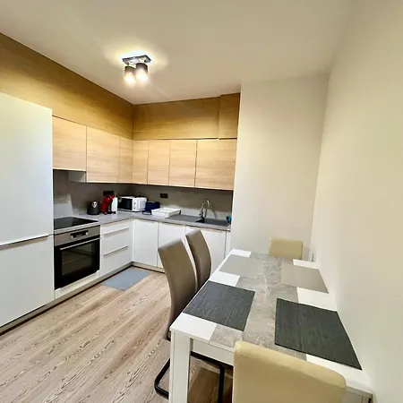 Tomas Apartment,free Parking-02 Arena Apartament