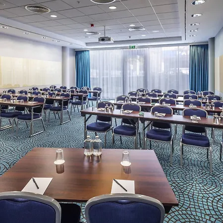 Courtyard By Marriott City