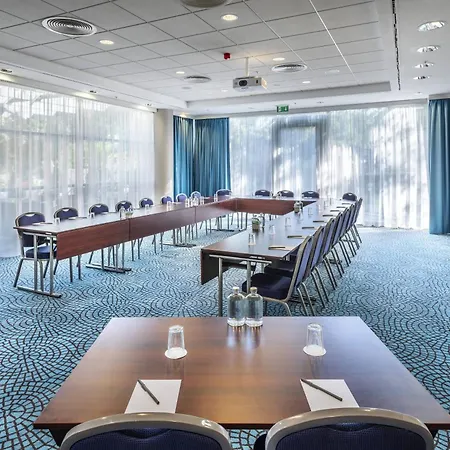 Courtyard By Marriott City 4*