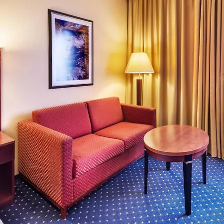 Courtyard By Marriott City 4*