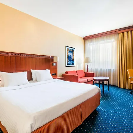 Courtyard By Marriott 4* Prag