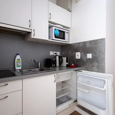 Apartment 2 *