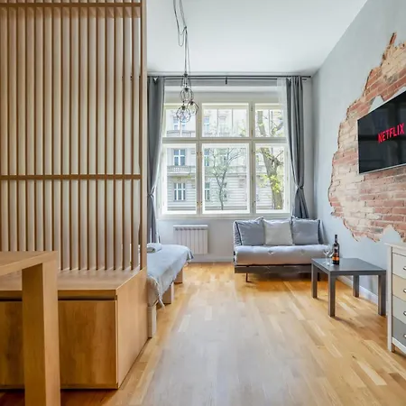 Apartment Chic Brick In Historic Center By Rentez