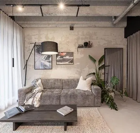 Loft12 - Pool, Wellness, Gym, 12min To Center