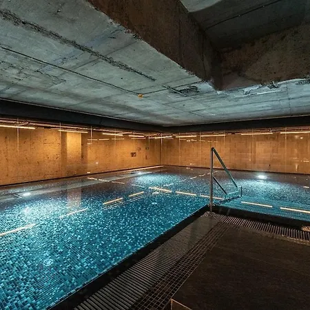 Loft12 - Pool, Wellness, Gym, 12min To Center Apartment Prague