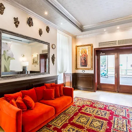 מלון Caruso Old Town 4*