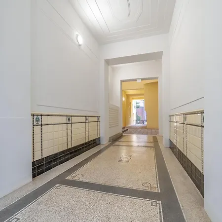 Cobblestone By Rentez Apartment Prague