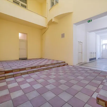Apartment Cobblestone By Rentez Prague