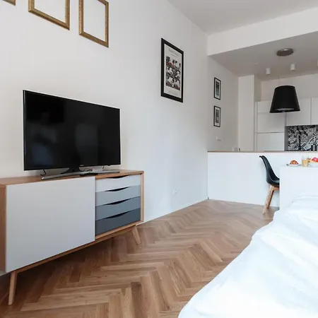 Days - Art Deco - Center Apartment