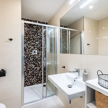 Charles Square Parking Apartment *