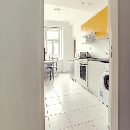 Stylish In Heart Of Zizkov Near Iconic Sites Apartament