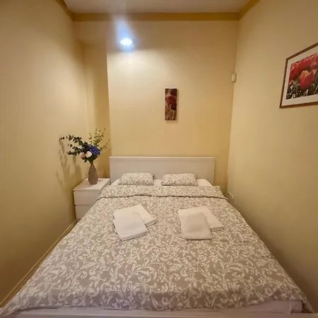 Venceslao Square Apartment