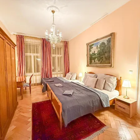 Monarch Casa Xxl 110m2 Prague
