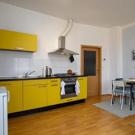 Comfortable In 8 - Liben * Prague