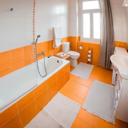 Apartment Comfortable In 8 - Liben Prague