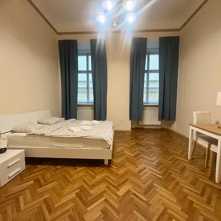 Charles Bridge Apartment *
