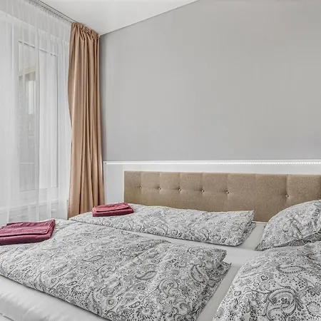New Large Apartment, Free Parking!