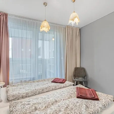 New Large Apartment, Free Parking! Apartment *