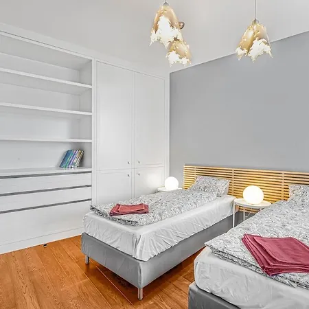 New Large Apartment, Free Parking! Apartment *