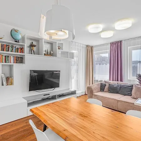 New Large Apartment, Free Parking! Apartment *