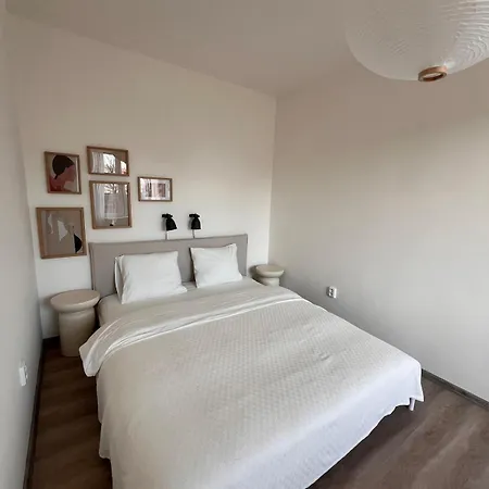 Spacious 4-story With Sauna & Garden Holiday home