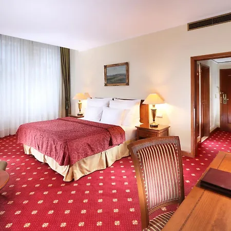 Art Nouveau Palace מלון 5*
