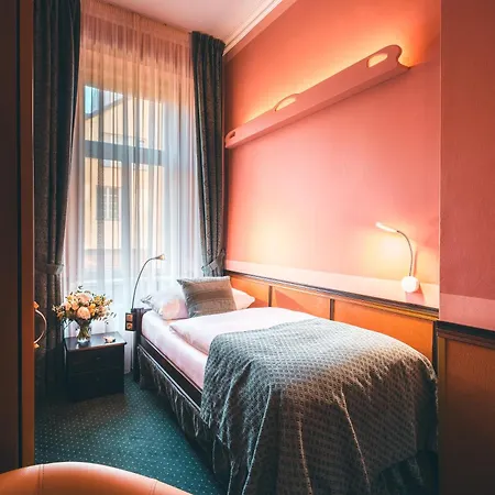 Hastal Old Town 4*