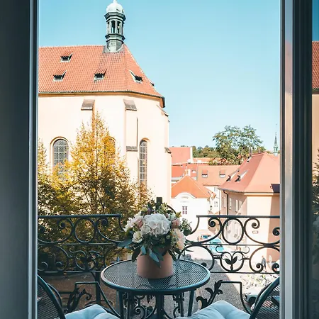 Hastal Old Town Szálloda