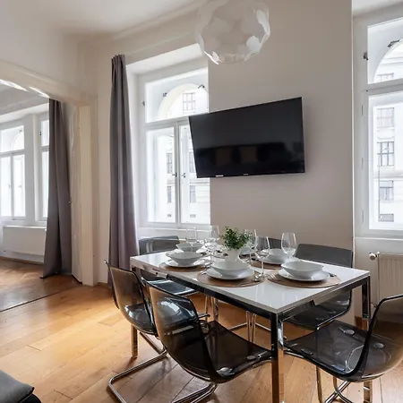 Tesnov Apartmanhotel 2*