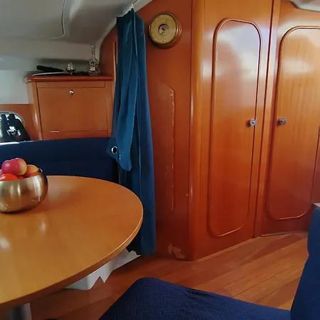 The Families Motor Yacht Spain Praag