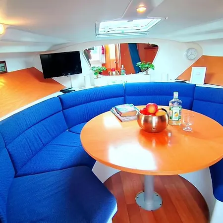 Dom wakacyjny The Families Motor Yacht Spain Praga