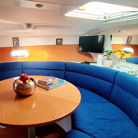 The Families Motor Yacht Spain Dom wakacyjny Praga