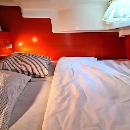 The Families Motor Yacht Spain Praag