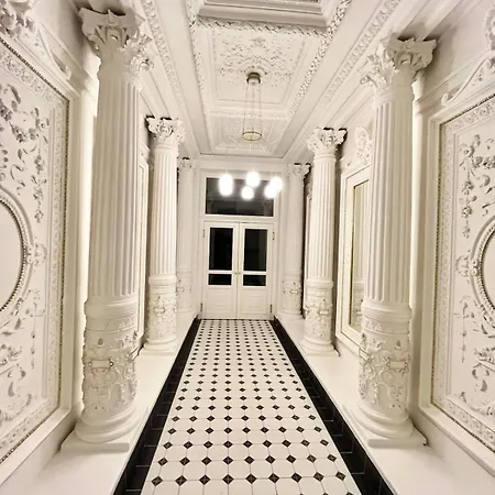 Newly Renovated In Wenceslas Square Apartment Prague
