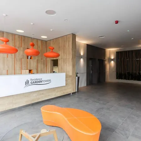 Garden Towers - Free Underground Parking Apartment *