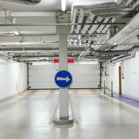 Garden Towers - Free Underground Parking *