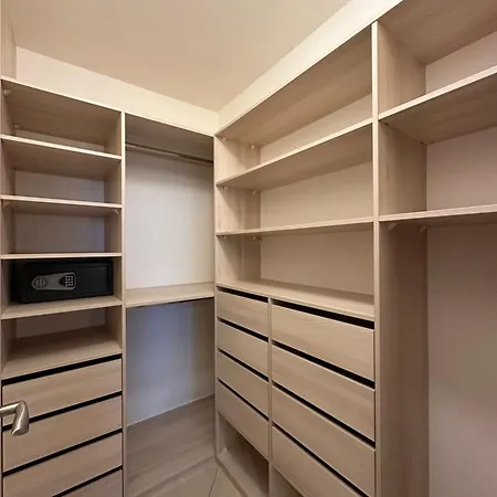 Apartment Garden Towers - Free Underground Parking *