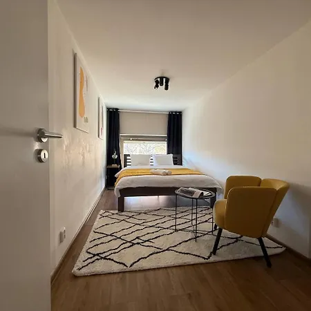 Deluxe With Balcony Near Center