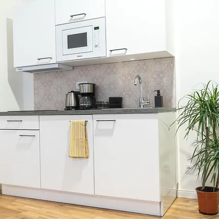 1 New Just Steps Away From Old Town And The Florence Bus Station Apartment *
