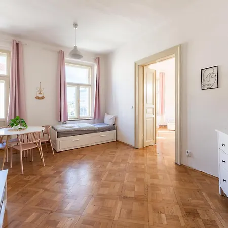 Aparthotel Tesnov