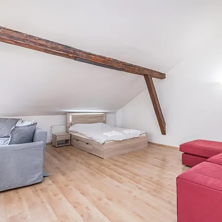 Apartment Navratilova *