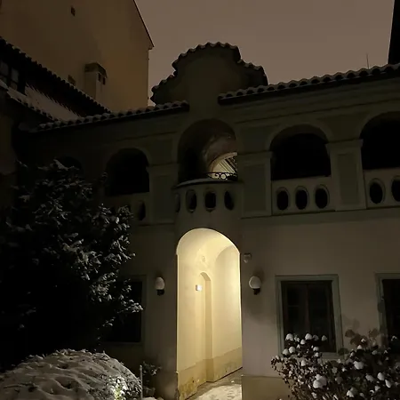 Apartment Romantic Near Charles Bridge *