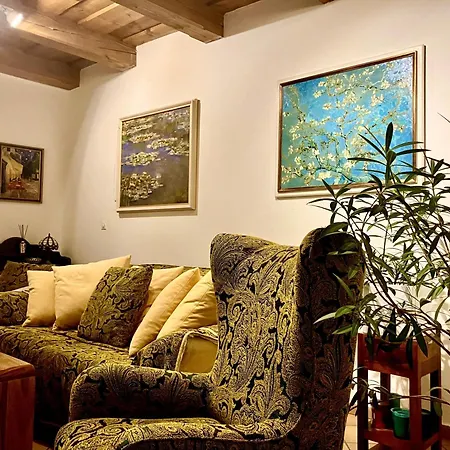 Apartment Romantic Near Charles Bridge *