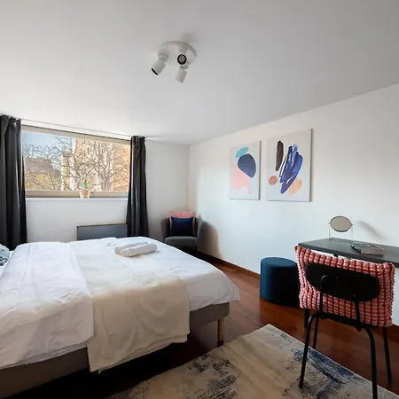 Apartment Deluxe With Balcony Near Center Prague