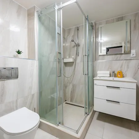 Deluxe With Balcony Near Center