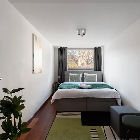 Deluxe With Balcony Near Center Prague