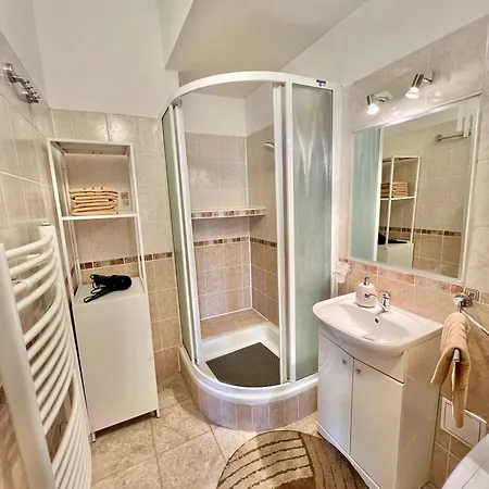 Cozy With Panorama View Apartment Prague