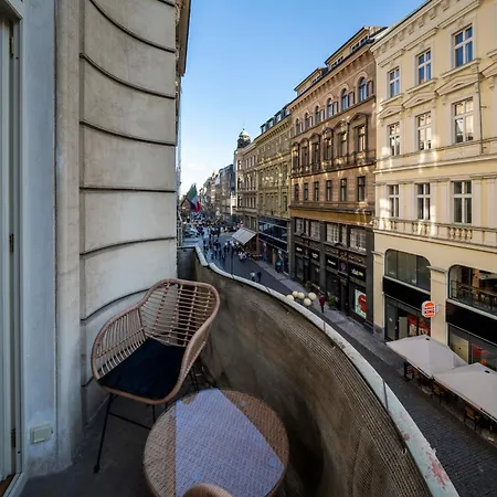 Old Town - 3 2 Bathroom Balcony * Prague