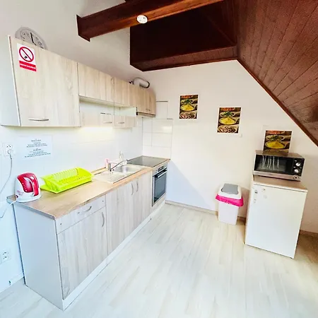 Apartment With Free Parking 5
